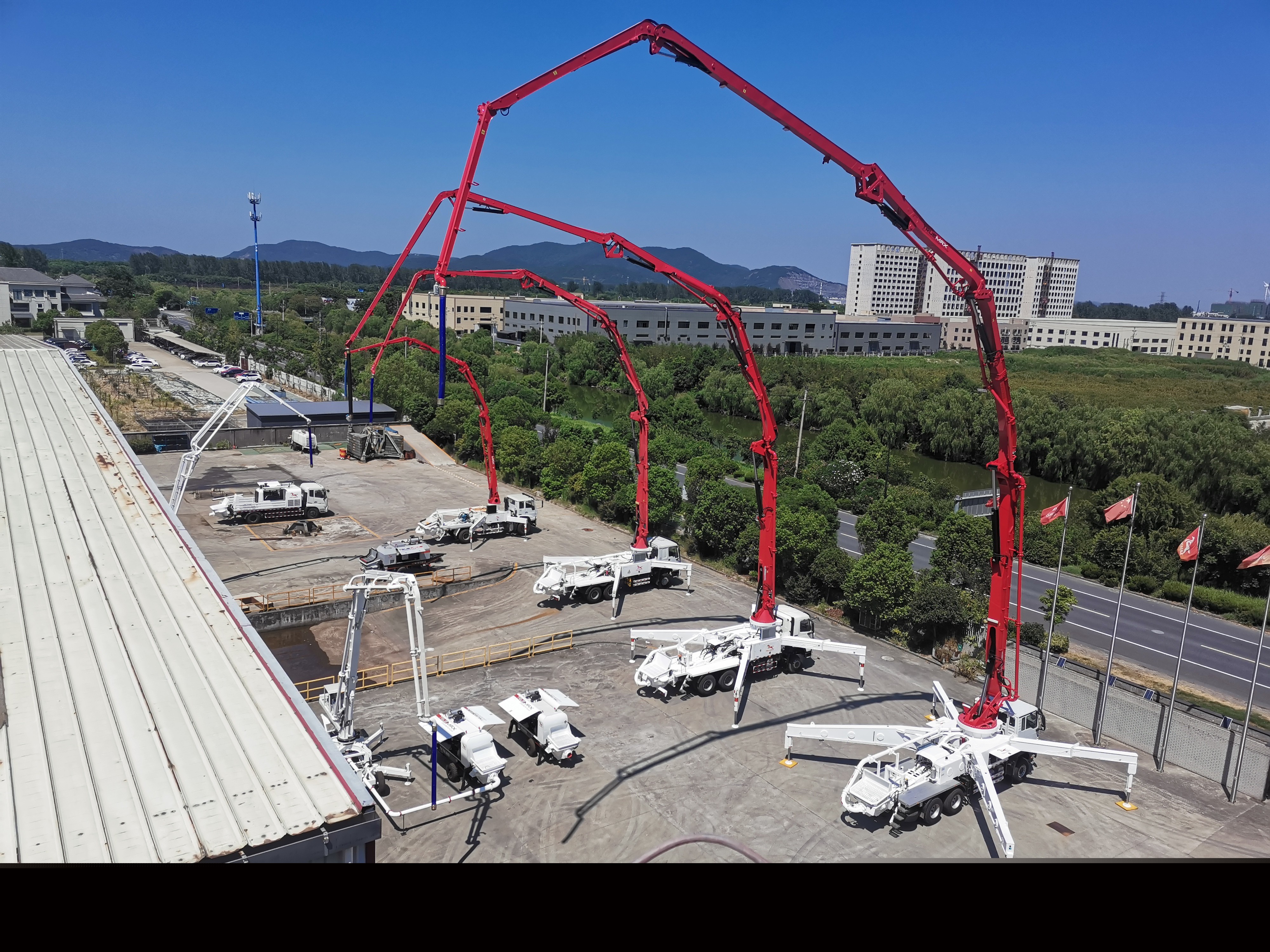 混凝土泵車(chē) 混凝土泵車(chē)