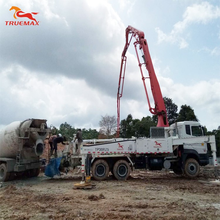 混凝土泵車(chē) 混凝土泵車(chē)